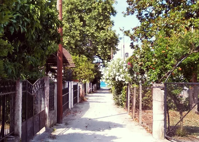 Niki Seaside Apartments