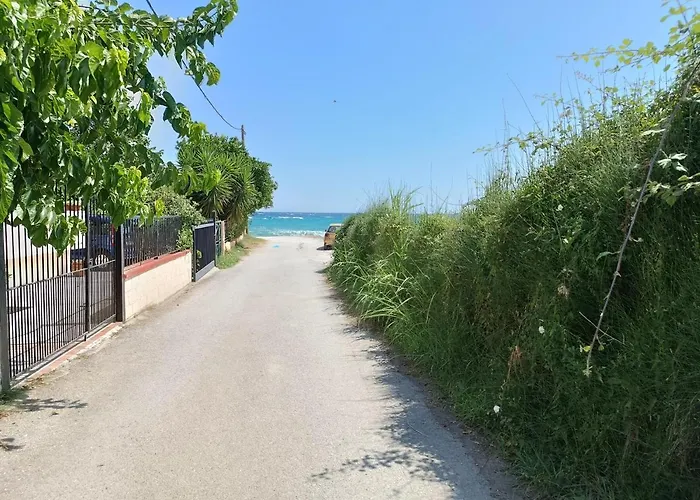 Niki Seaside Apartments